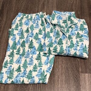 Cozy Tree Print Pajama Set size Large(runs small)